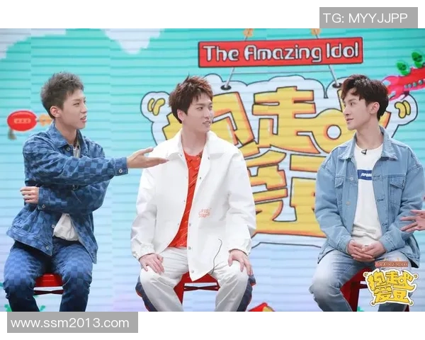 VAR赛后采访爆金句幽默引全场大笑 成员反应爆笑瞬间回顾