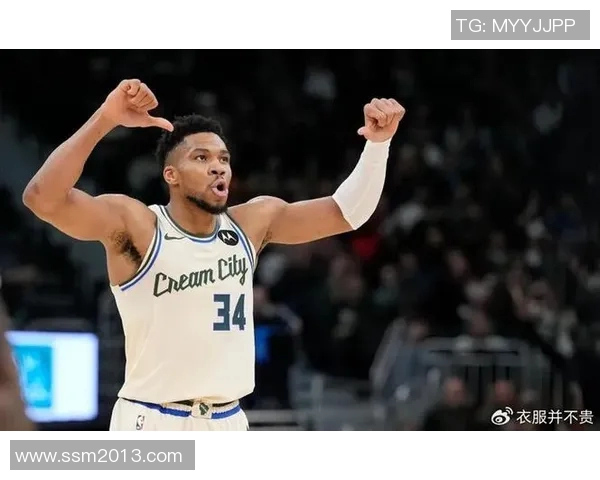 字母哥举动引发球迷激烈讨论 热议不断场内外关注度持续升温